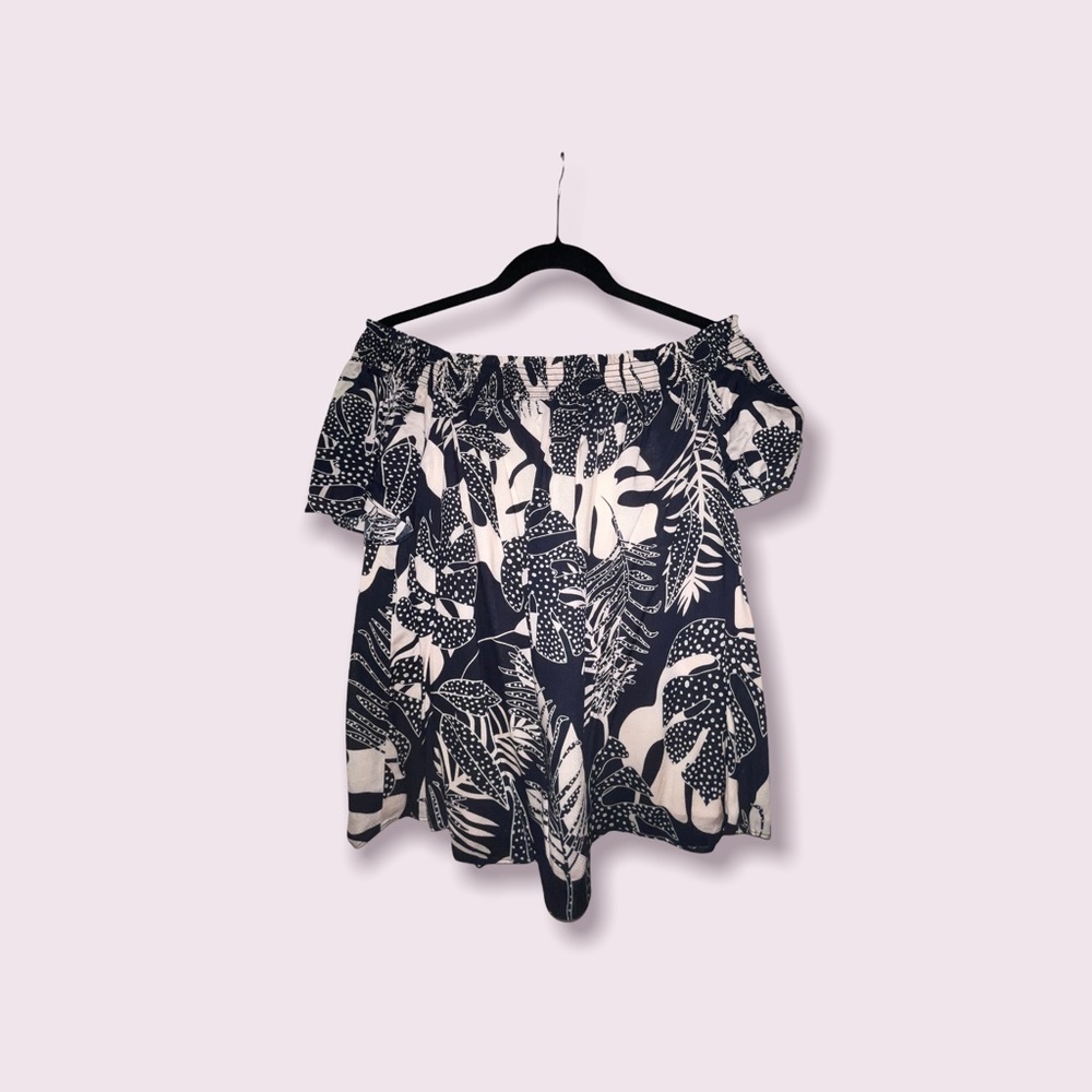 Cropped off the shoulder top. Black and off white.